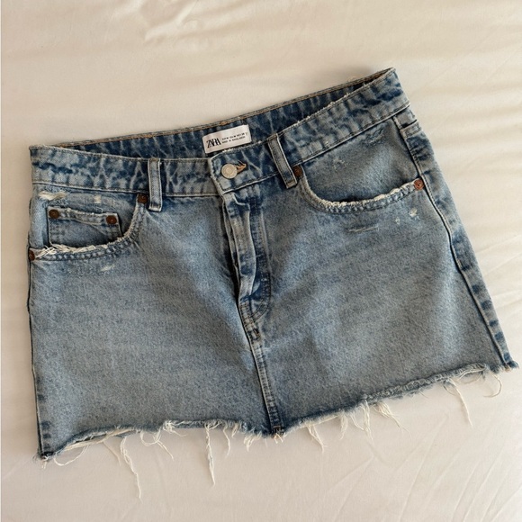 Zara Light Blue Frayed Mini Skirt - Picture 3 of 6